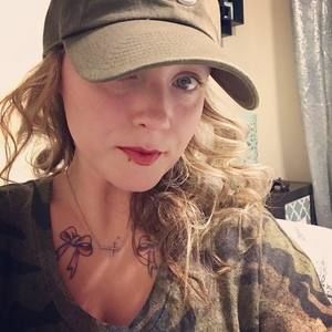 Meet your Posher, Cortney